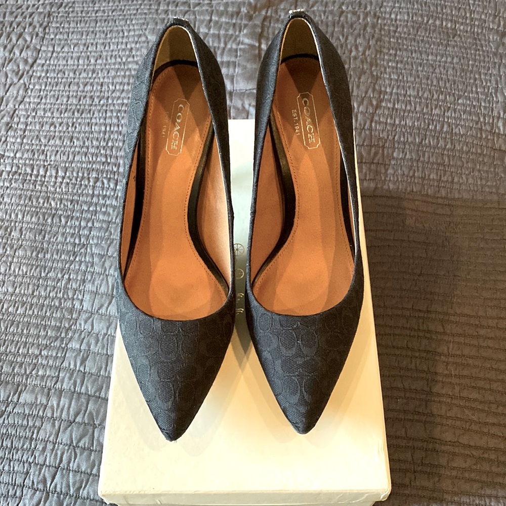 COACH ELLIN MONOGRAMMED HEELS SIZE 9
